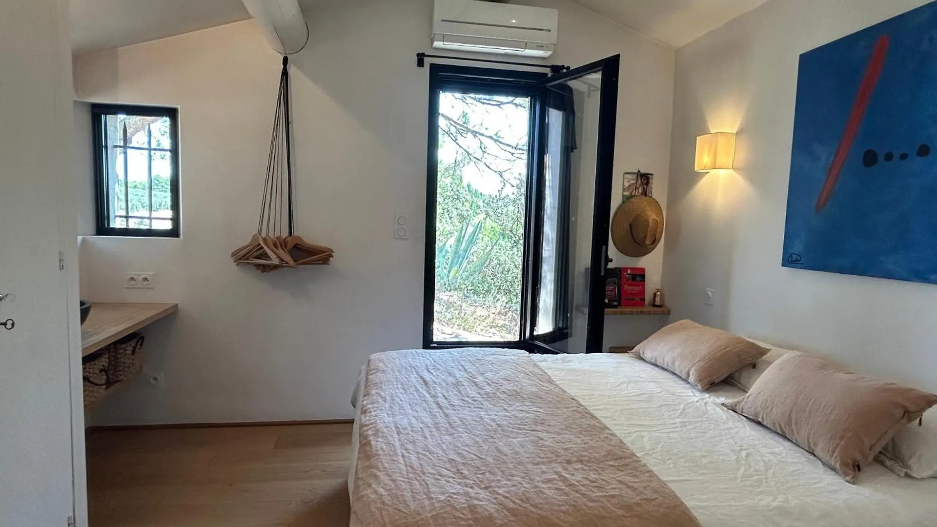 مبيت وإفطار موسان ليه ألبيل Mas Des Alpilles