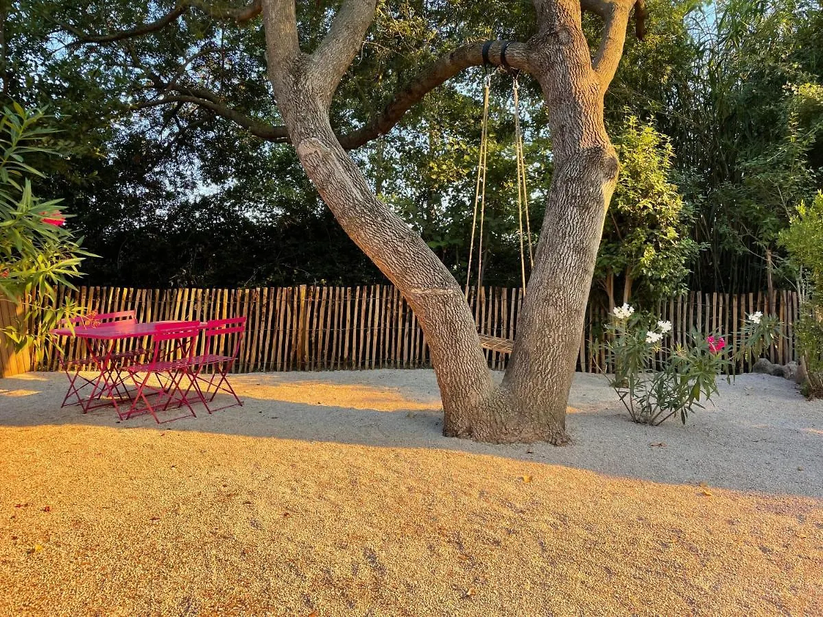 Bed and Breakfast Mas des Alpilles à Maussane-les-Alpilles 0*,  France